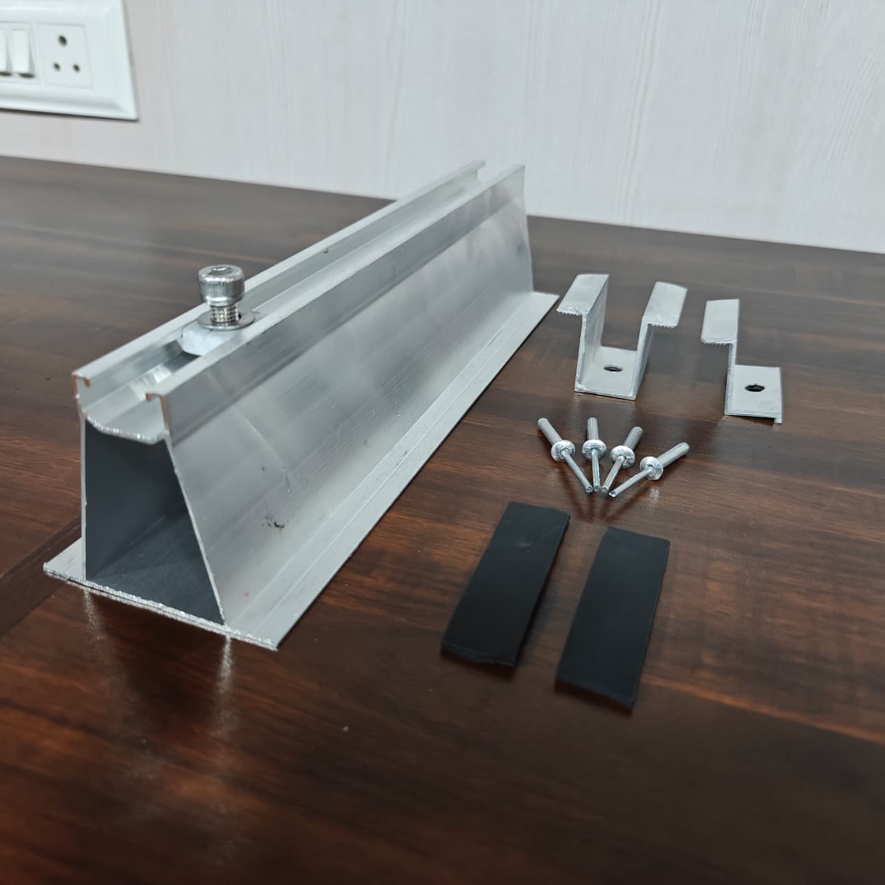 70mm Aluminium Rail